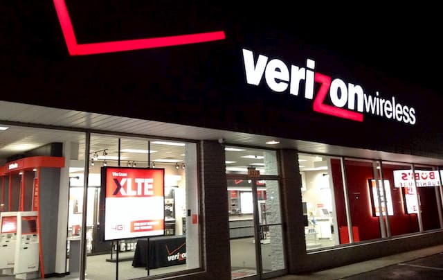 Make Up Your Small Business with Verizon Solutions